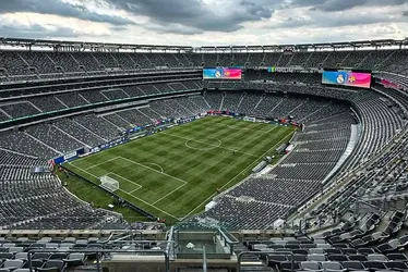 
			
				Fifa negocia com 7 estádios para receber jogos do Novo Mundial nos EUA
			
			
