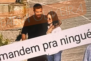 
				Foto: Sandy é flagrada com namorado médico pela primeira vez
			
			