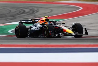 
			
				GP dos EUA: Verstappen faz volta mais rápida e larga em 1° na sprint
			
			