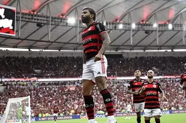 
			
				Gabi volta a marcar e Flamengo vence o Juventude no Maracanã em jogo de 6 gols
			
			