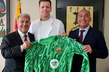 
			
				Goleiro do Barcelona admite que fuma: "Não é da conta de ninguém"
			
			