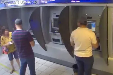 
			
				Golpistas usam “tesourinhas” para furtar cartões de crédito
			
			