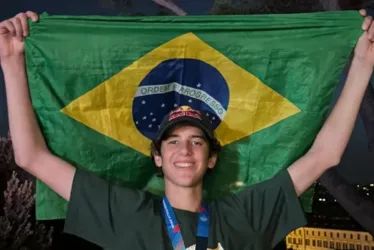 
			
				Gui Khury é campeão mundial da modalidade vert; Augusto Akio é segundo
			
			