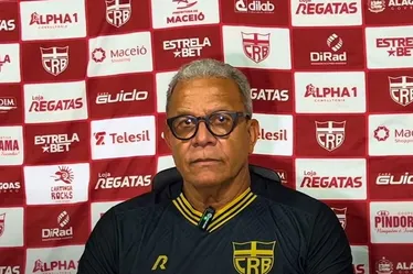 
			
				Hélio dos Anjos destaca vitória do CRB, de virada, sobre o Brusque, e diz: "Estamos vivos"
			
			