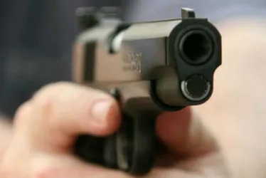 
			
				Marido mantém mulher e filhos reféns com arma de fogo e é preso em Rio Largo
			
			
