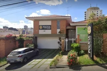
			
				Homem é preso após esfaquear ex-mulher grávida, filha de 1 ano e sogra
			
			