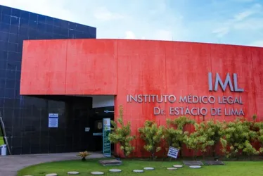 
			
				Dois homens são mortos a tiros na Cidade Universitária, em Maceió
			
			