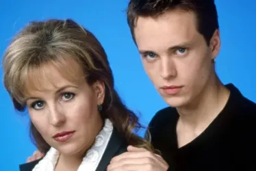 
			
				Hospital Geral | Série finalmente reunirá Laura, de Genie Francis, com Lucky, de Jonathan Jackson
			
			