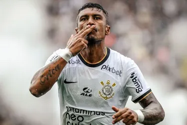
			
				Ídolo do Corinthians, Paulinho anuncia aposentadoria do futebol
			
			