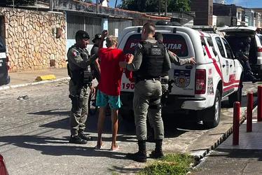 
			
				Idoso suspeito de matar irmã gêmea avisou sobre crime ao vizinho
			
			