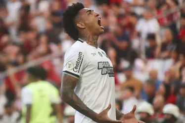 
			
				Igor Jesus decide, Botafogo vence o Athletico-PR e amplia liderança no Brasileirão
			
			