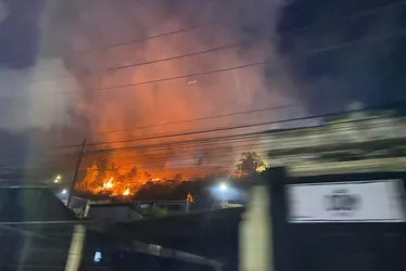 
			
				Incêndio é registrado em vegetação no Mirante Santa Terezinha, no Farol
			
			
