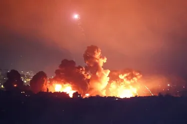 
				Israel bombardeia entorno do aeroporto de Beirute; Líbano tem quase 2 mil mortos
			
			