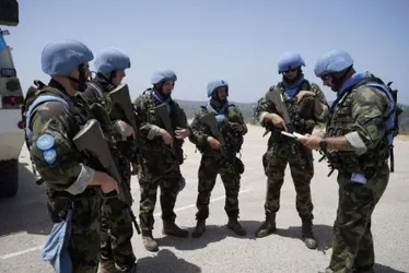 
			
				Israel diz que forças de paz da ONU são 'escudo para o Hezbollah'
			
			