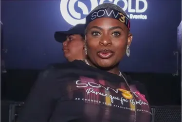 
			
				Jojo Todynho deixa barriga de fora em show do grupo musical Soweto
			
			