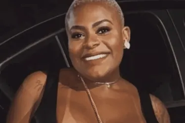 
			
				Jojo Todynho posa de biquíni e exibe a cintura fininha após cirurgias
			
			