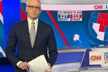 
			
				Jornalista é atingido no rosto por placa arrastada pelo furacão
			
			