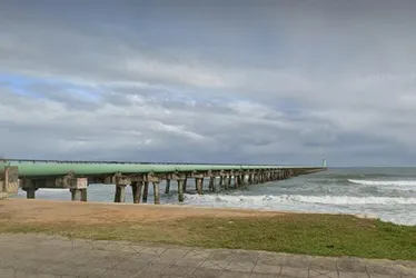 
			
				Jovem pula de emissário submarino e é resgatado pelos Bombeiros
			
			