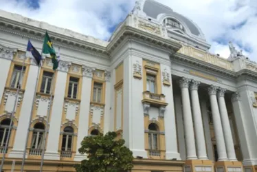 
				Juíza de caso Deolane e Gusttavo Lima é condenada a pagar dívida
			
			