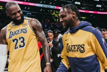 
				LeBron James reencontra o Cavaliers ao lado do filho, nascido em Cleveland
			
			