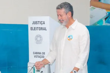 
			
				Lira comemora desempenho na eleição e inclui Maceió nas suas vitórias
			
			