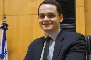 
			
				Lorenzo Pazolini é reeleito prefeito da capital Vitória
			
			