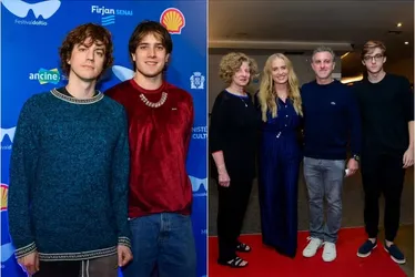 
			
				Luciano Huck prestigia com a família irmão cineasta e seu marido
			
			