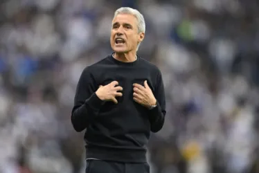 
			
				Luis Castro, ex-Botafogo, nega ter sido procurado pelo Flamengo
			
			