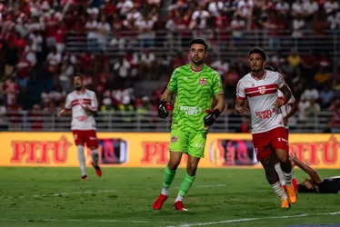
			
				Matheus Albino projeta duelo com Paysandu e faz alerta: ''uma final"
			
			