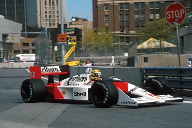 
			
				McLaren lembra décadas de 1980 e 1990 com pintura no GP de Singapura
			
			
