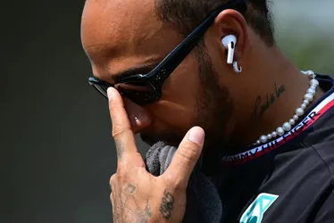 
			
				Mercedes nega ‘traição’ a Hamilton por priorizar Antonelli na F1
			
			