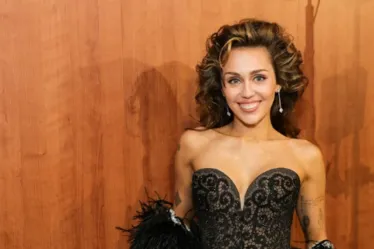 
			
				Miley Cyrus é a 15ª entre os 25 maiores artistas pop do século
			
			