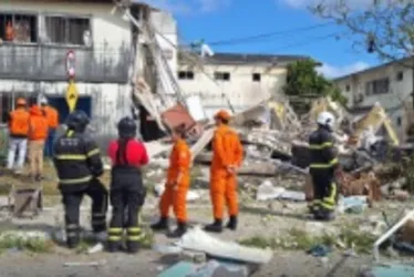 
			
				Mortos e feridos em desabamento de prédio em Maceió são identificados
			
			