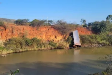 
			
				Motorista que morreu no interior de AL perdeu controle da direção após curva, diz perícia
			
			