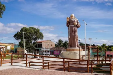 
				Mulher é espancada próximo à estátua de Frei Damião, em Palmeira dos Índios
			
			