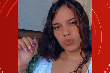 
				Mulher é presa após matar grávida, retirar bebê da barriga e simular ter dado à luz
			
			