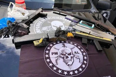 
			
				Submetralhadora, carabina e espingarda: mulher é presa no Ouro Preto com arsenal após postar vídeo nas redes
			
			