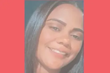 
			
				Mulher morre atropelada por trio elétrico durante evento político
			
			