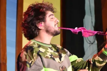
			
				Nattanzinho ganha calcinha de fã em show de Léo Santana: “Cheirosa”
			
			