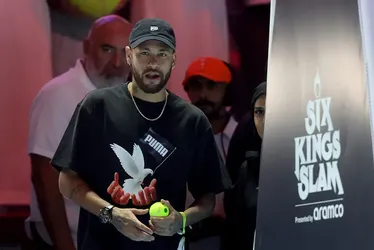 
			
				Neymar é hostilizado em torneio de tênis na Arábia Saudita
			
			