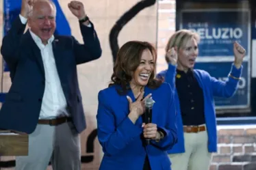 
			
				“Ninguém deveria ir para a cadeia por fumar maconha”, diz Kamala
			
			