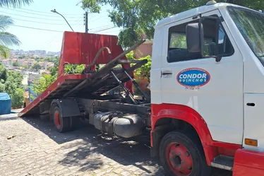 
				VÍDEO: operação é montada para retirada de veículo que ficou preso em ladeira no Farol
			
			