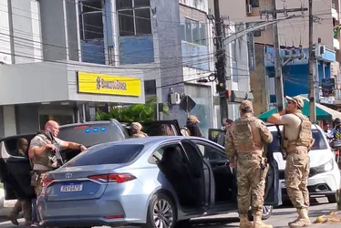 
			
				PF detém quatro pessoas após saque no Banco do Brasil de São Miguel dos Campos
			
			