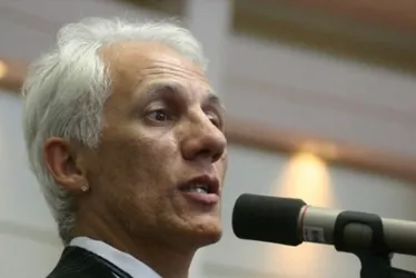 
			
				PF prende ex-deputado condenado por estuprar crianças em creche
			
			