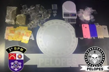 
			
				PM apreende arma de fogo e drogas durante ações em Alagoas
			
			
