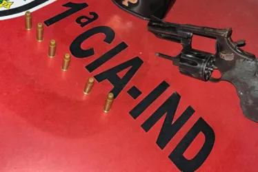 
			
				PM prende dupla com arma de fogo e moto adulterada em São Miguel dos Campos
			
			