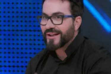 
			
				Padre Fábio de Melo interrompe o show e dá bronca em fã
			
			