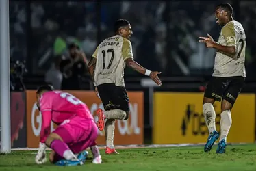
				Payet brilha, Vasco vence o Bahia e entra na briga pelo G-6 do Brasileirão
			
			