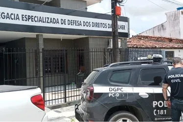 
			
				Polícia prende suspeitos de estupro coletivo contra mulher com deficiência mental
			
			