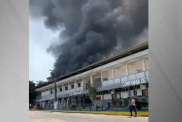 
			
				Prédio do Comando Militar da Amazônia pega fogo em Manaus
			
			